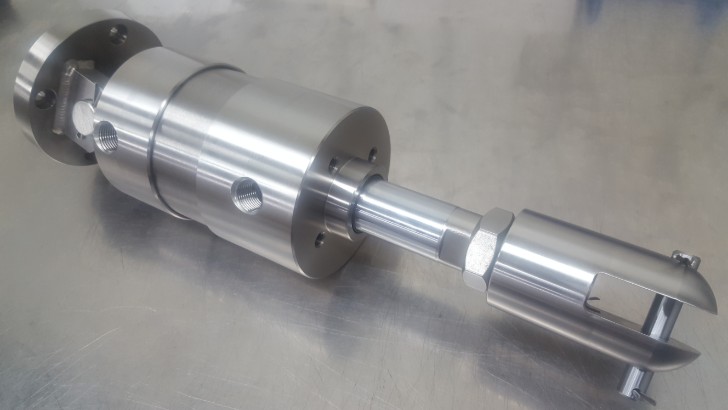 Stainless round body with mounting plate / rod clevis to replace metric series